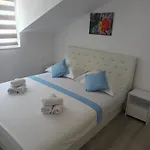 Luxury L&f Макарска