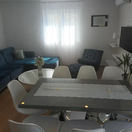 Luxury L&f Apartment Makarska