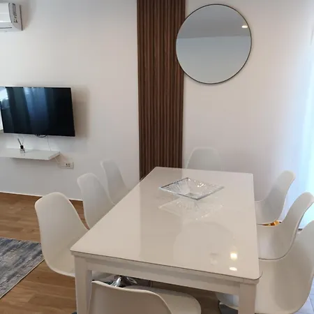 Luxury L&f Apartment *